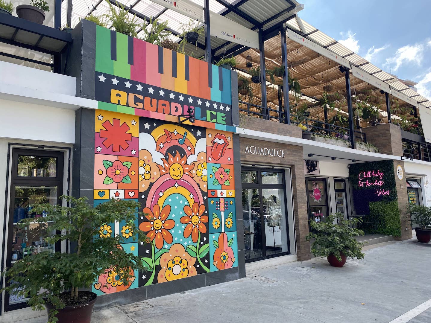 Tienda de Ropa para mujer, la tienda de ropa guatemala también es una tienda de ropa online guatemala, en la tienda de ropa online puedes encontrar Zapatos para mujer, Blusas para mujer, Accesorios para mujer, nuestra tienda de ropa esta en la zona 14