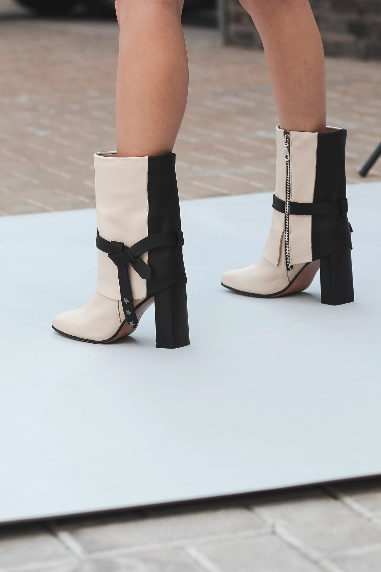 NAT BLACK/IVORY