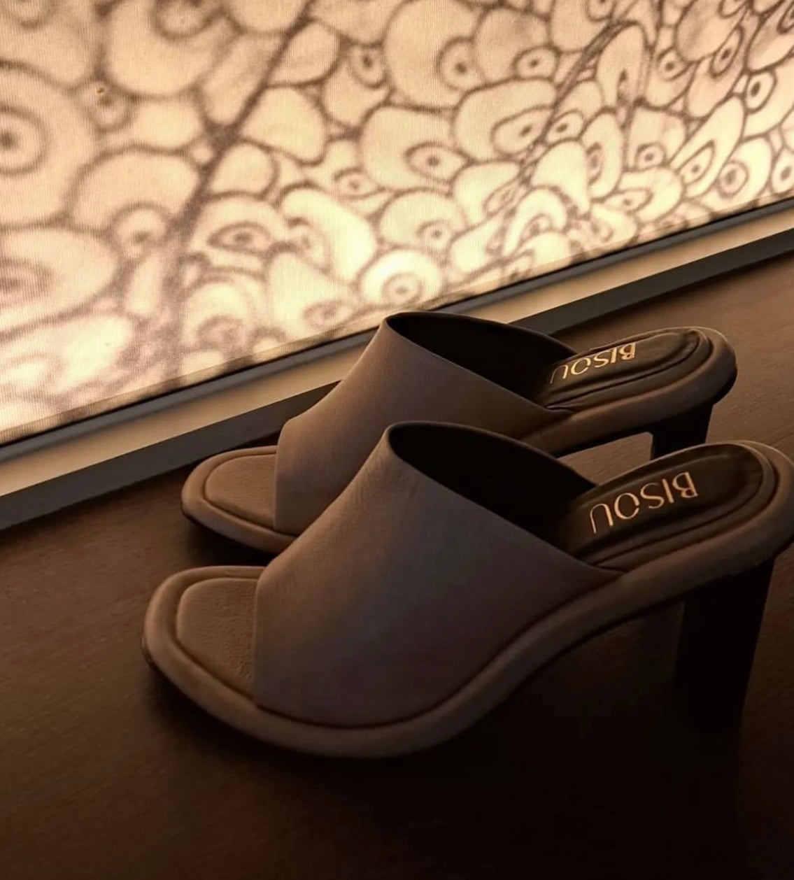 Amelia Mocha Mouse · Bisou · vista 4