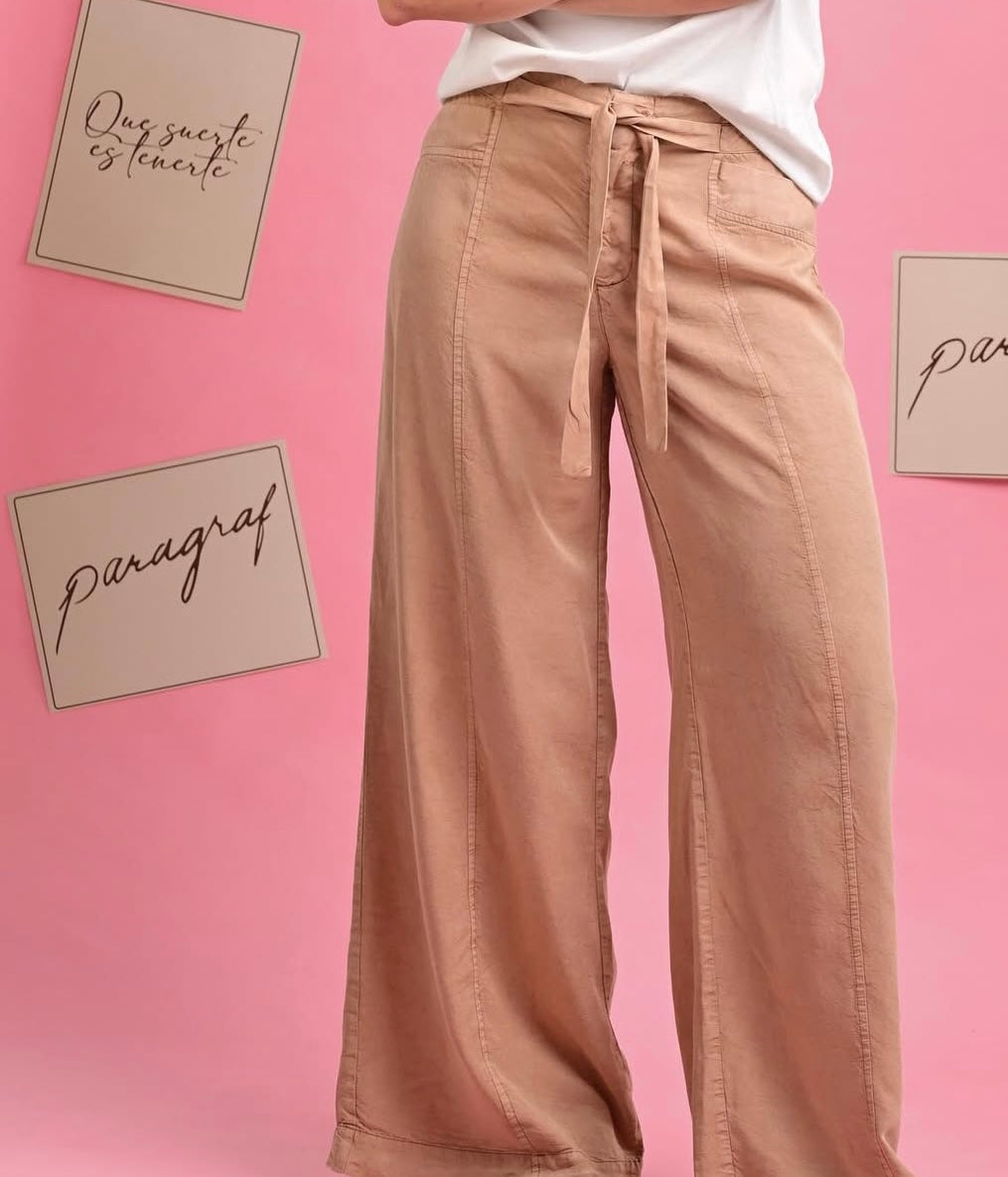 Pantalón Mocca · Paragraf · vista 2 · diseño latinoamericano
