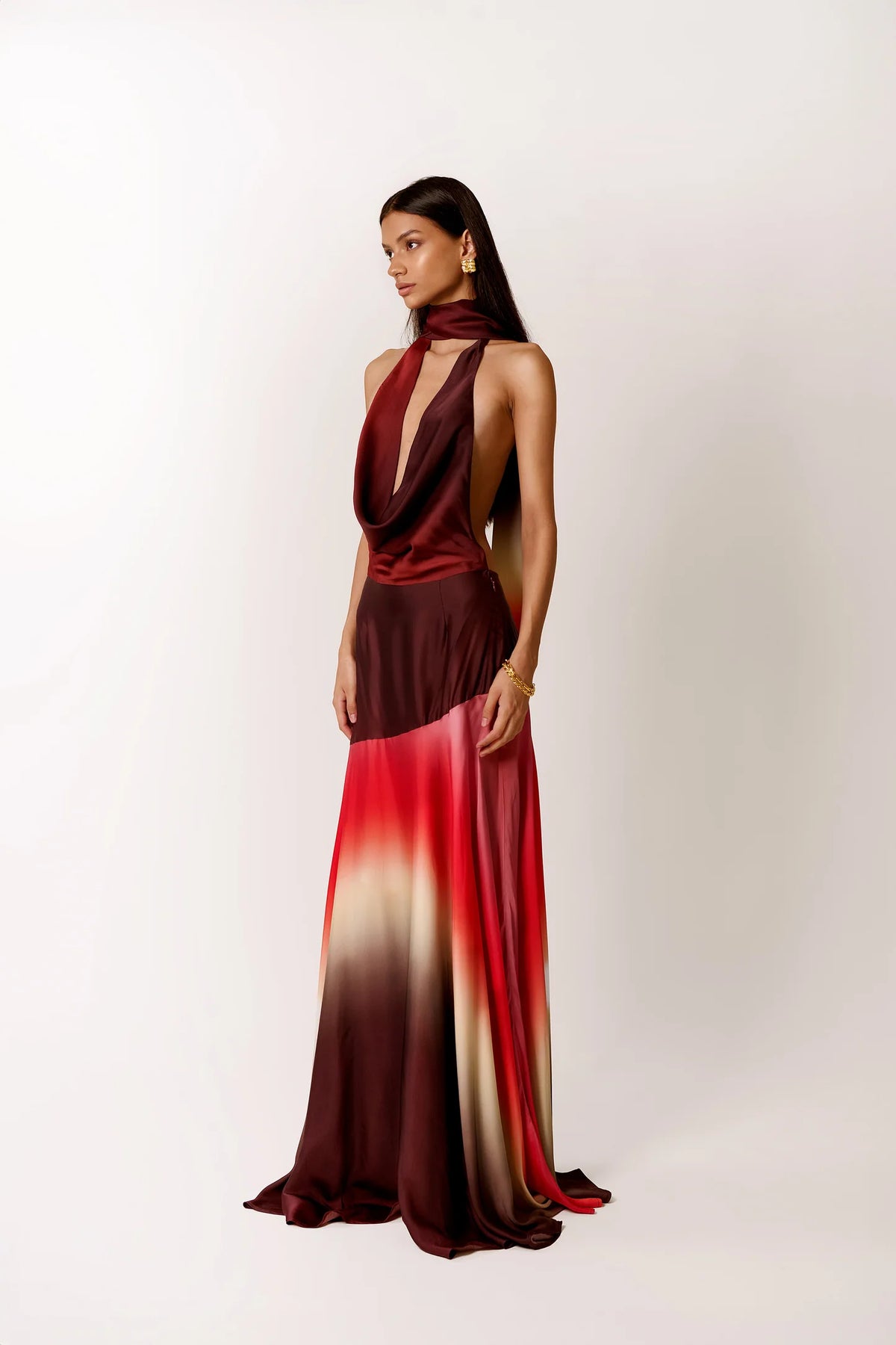 Dewi in Farasha · Zhadère · vista 2 · diseño latinoamericano