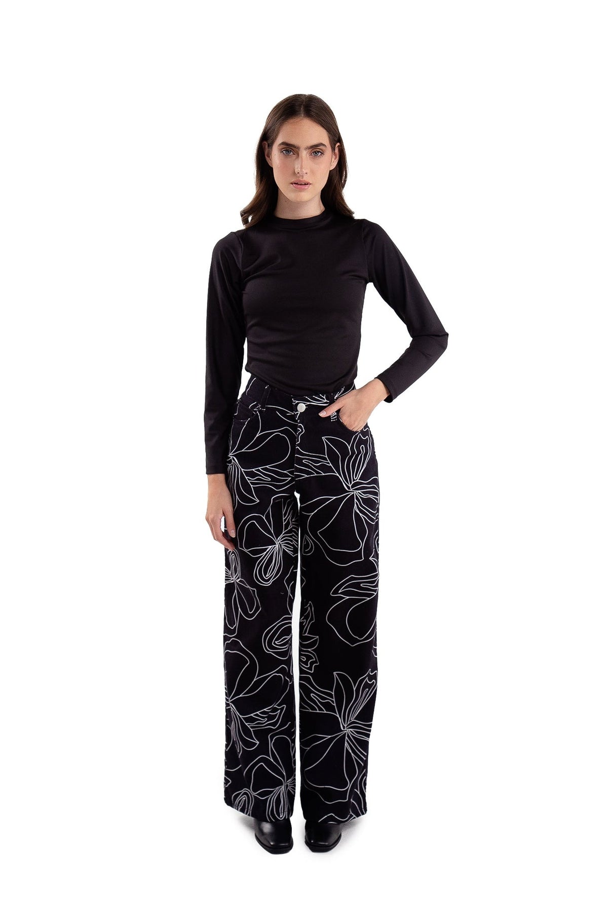 asombrarSE black pant · Tutantú · vista 3 · diseño latinoamericano