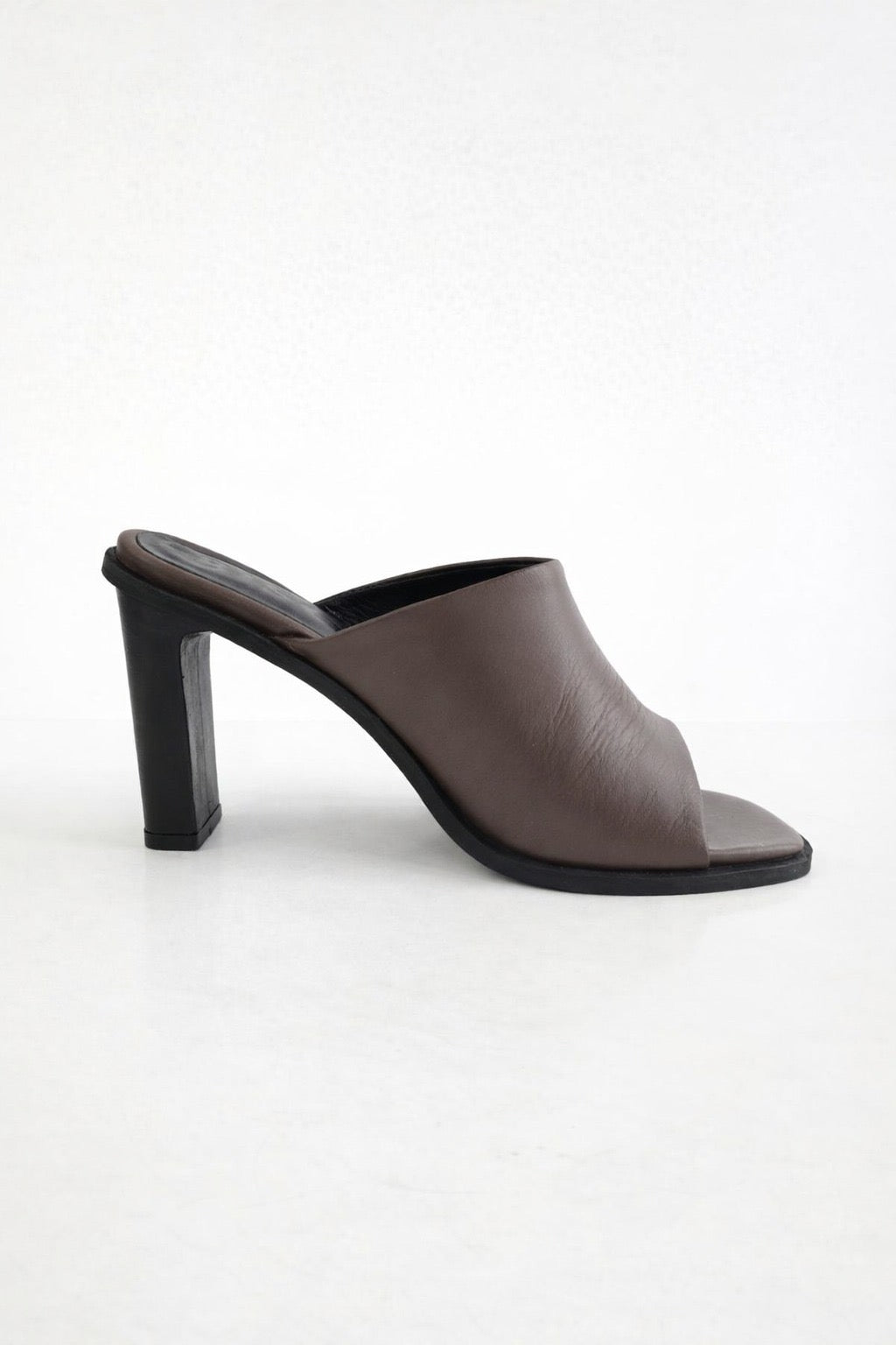 Amelia chocolate · Bisou · vista 2