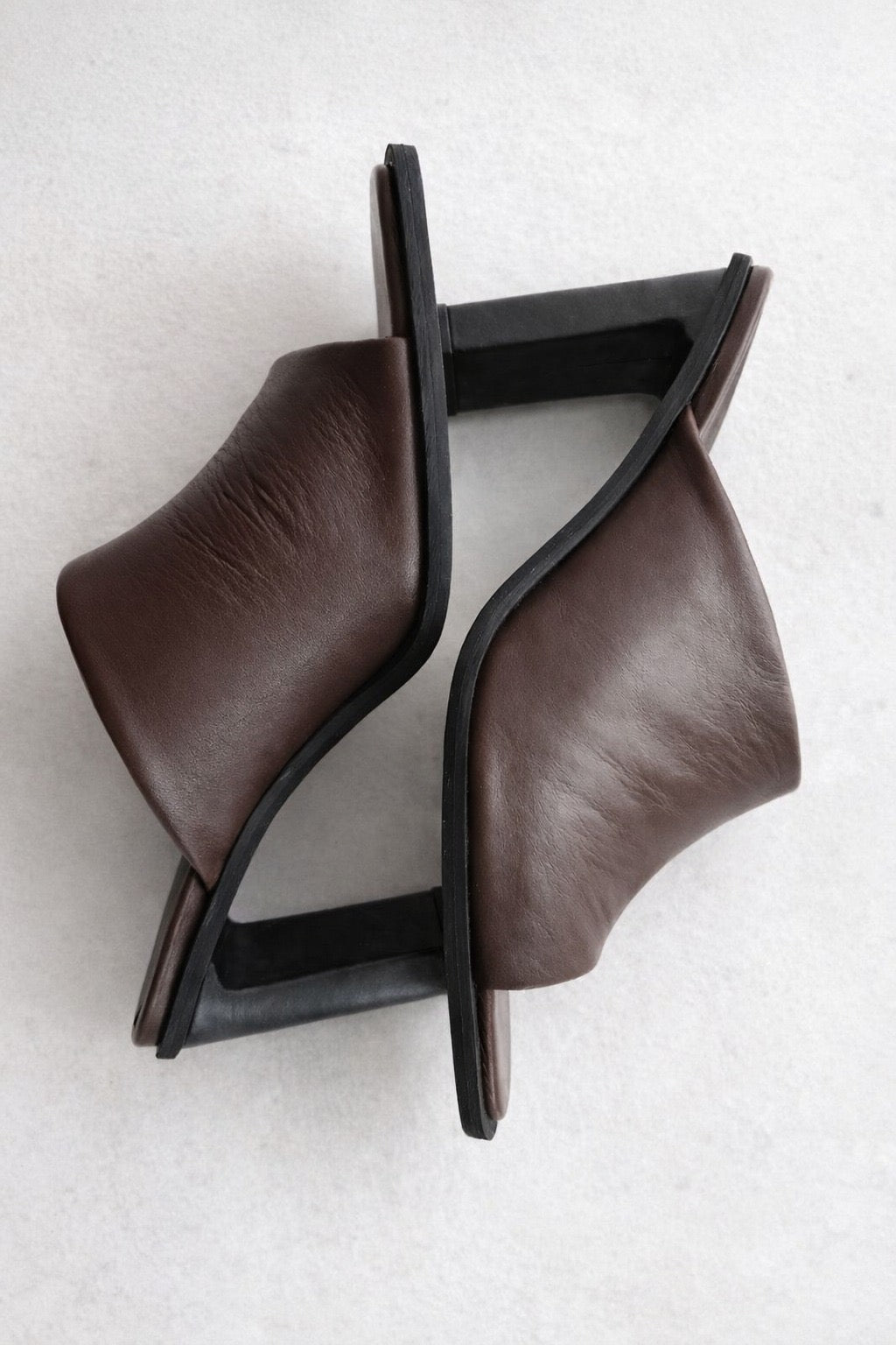 Amelia chocolate · Bisou