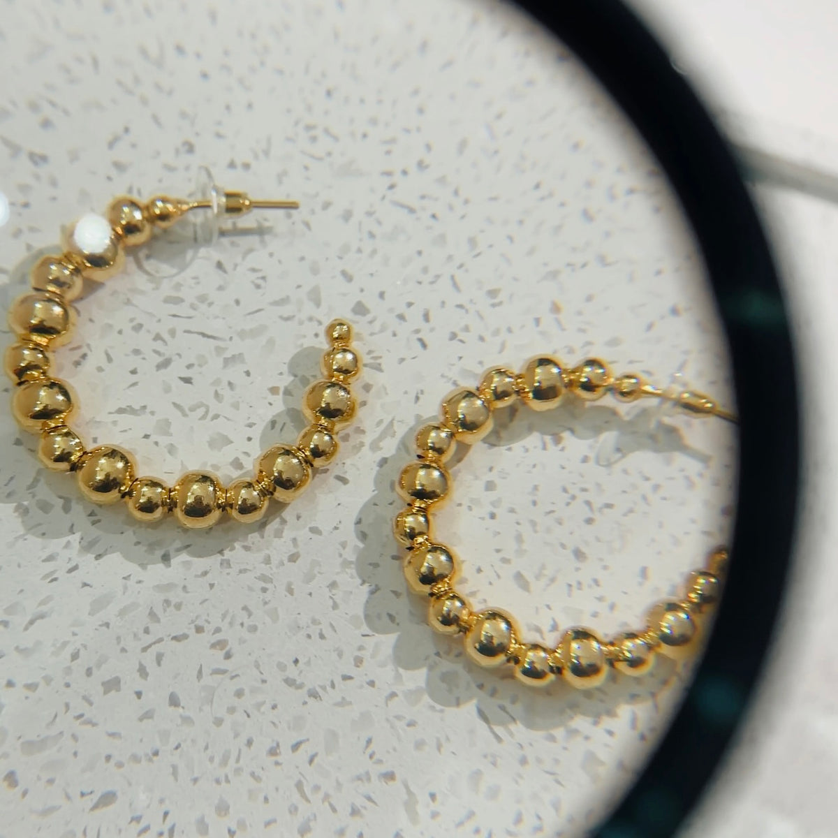 Aretes Momo · Aguadulce · vista 2 · joyería de autor latinoamericano