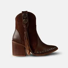 Tyro boots cognac