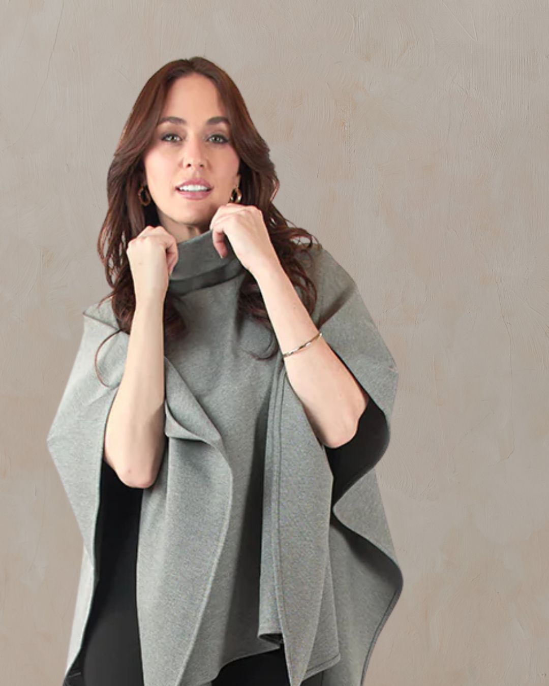 Capa liviana Gris · Estefanía Turbay