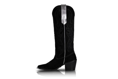 BALA DI GALA presenta su última incorporación a la colección: las botas de estilo cowboy de rodilla alta Fenix. 