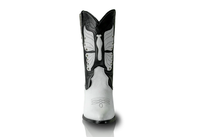 ¡Atrévete a destacar con el estilo único y audaz de las botas Monarch en blanco y negro! Esta selección clásica de colores está inspirada en el estilo cowboy, pero con un toque que solo BDG puede brindar: detalles en mini tachuelas que añaden ese toque extra de estilo.